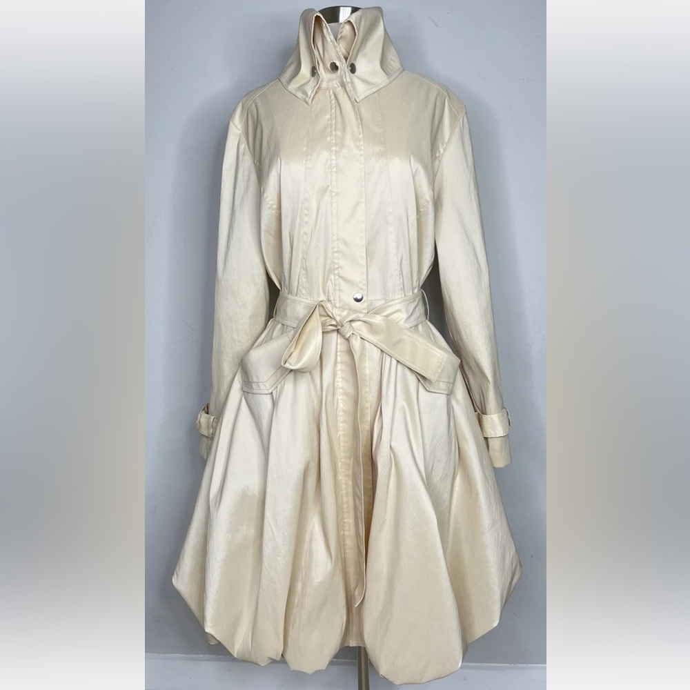 Samuel Dong Bubble Trench Coat. Size: L